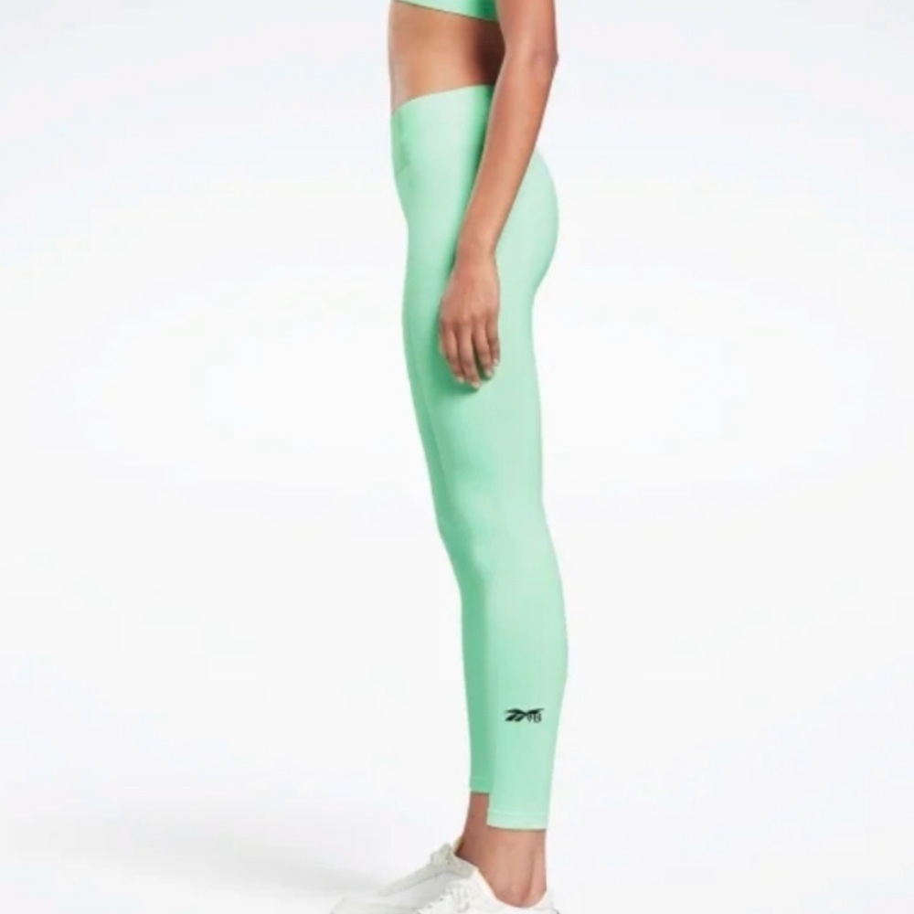 Reebok x Victoria Beckham Seamless Leggings Size Medium NWT - Picture 3 of 8